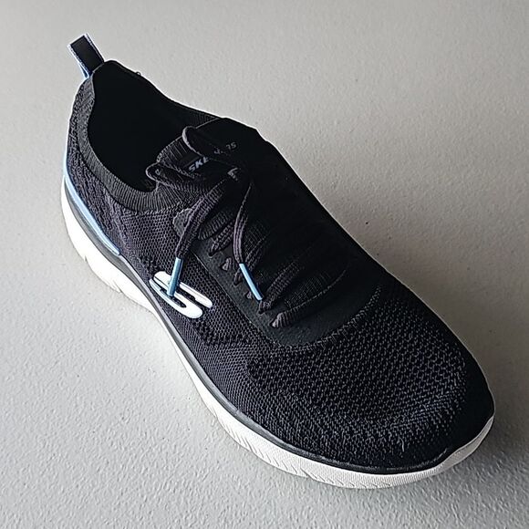 Nearly New Sketchers Knit Summits Sneak Peek in Black Size 11 - Picture 1 of 5